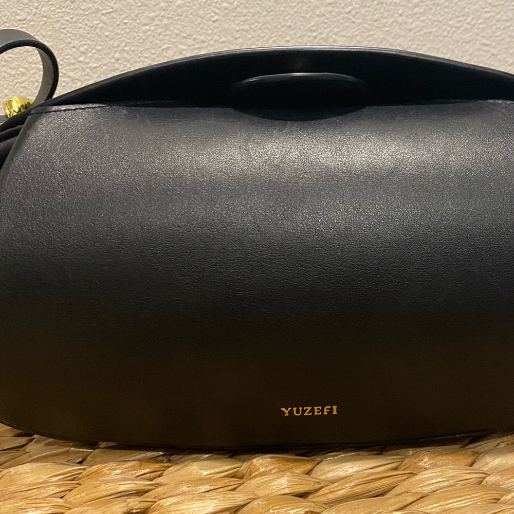 Yuzefi Black Oval Leather Bag - Picture 4 of 9